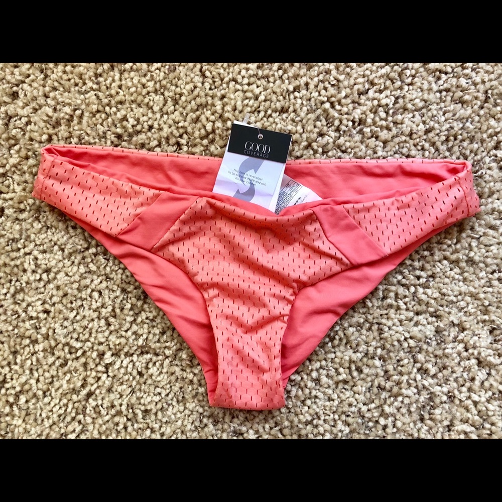 NWT RIPCURL moderate Cheeky bottoms